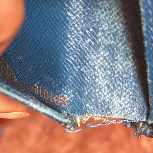 Louis Vuitton blue epi rehab wallet - Picture 4 of 15